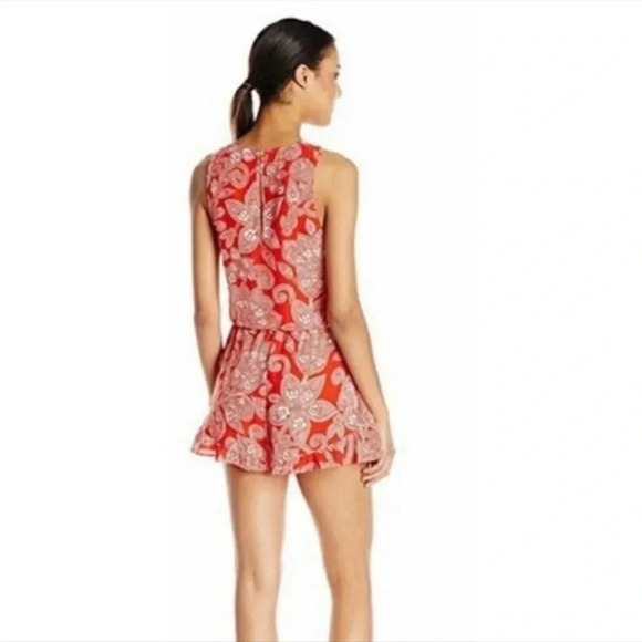 Show me your Mumu Riri Romper Red Aquarius Floral Ruffle Hem - Picture 5 of 10